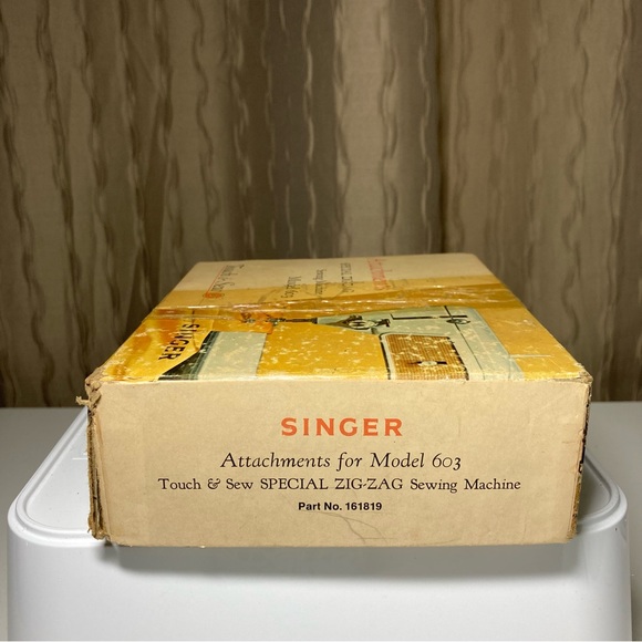 Singer Attachments for Special Zig Zag Sewing Machine Model 603 Touch & Sew - Picture 3 of 16